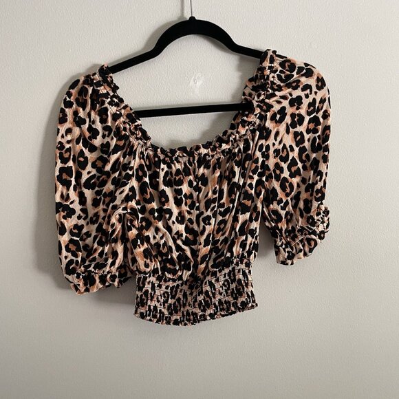 Nobody’s Child Women 2 Leopard Print Tie Front Off The Shoulder Crop Top - Picture 10 of 10